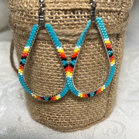 NEW Southwestern Inspired Boho Beaded Earrings - Picture 2 of 6